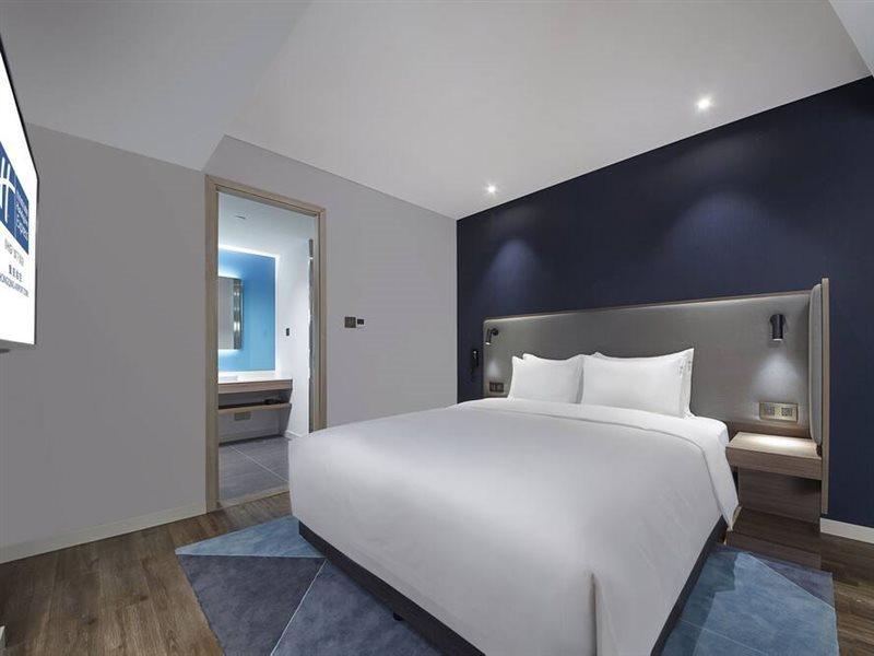 Holiday Inn Express Chongqing Airport Zone By Ihg Экстерьер фото